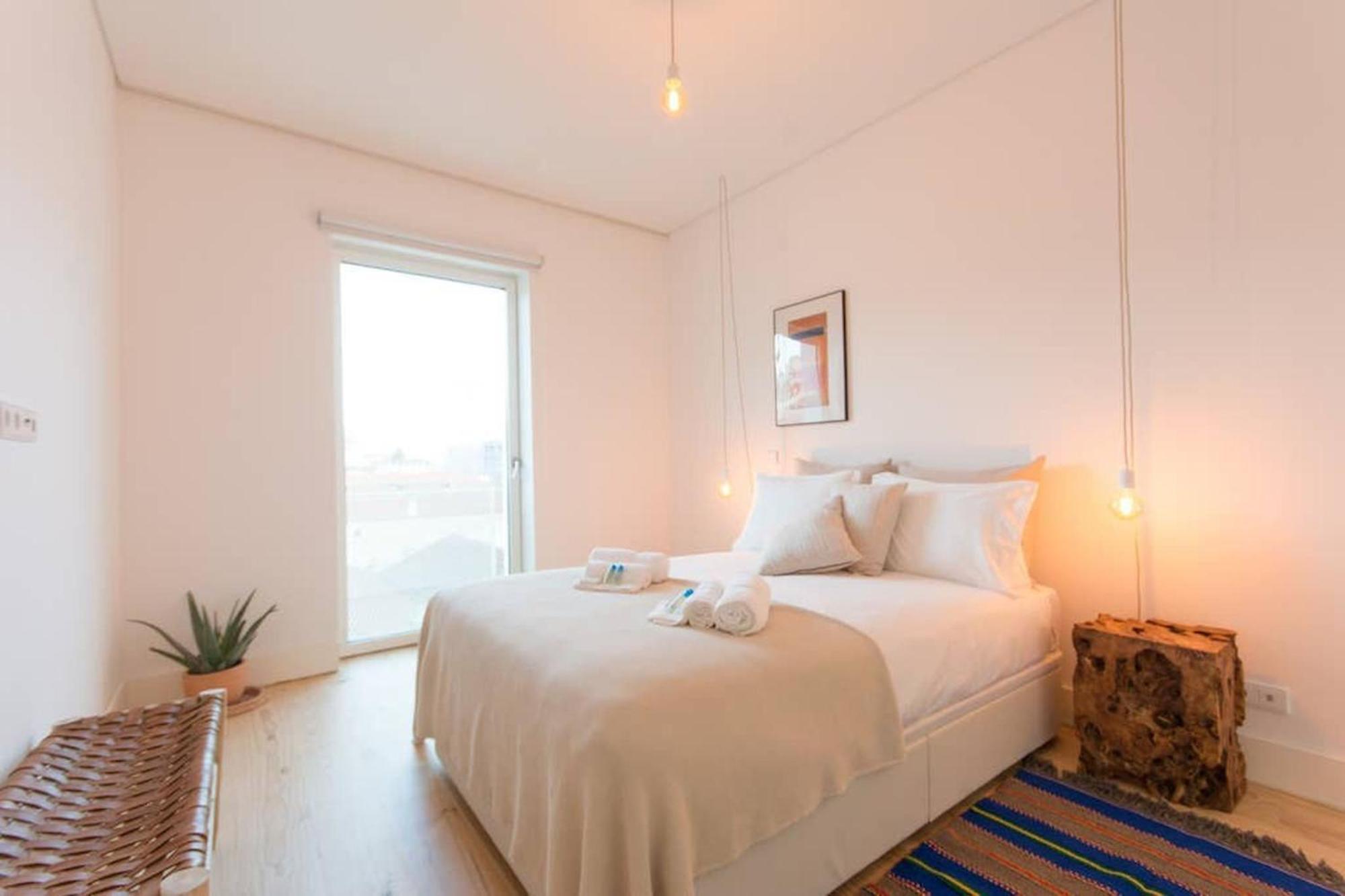 Wave Of Light In By Innkeeper Apartment Lissabon