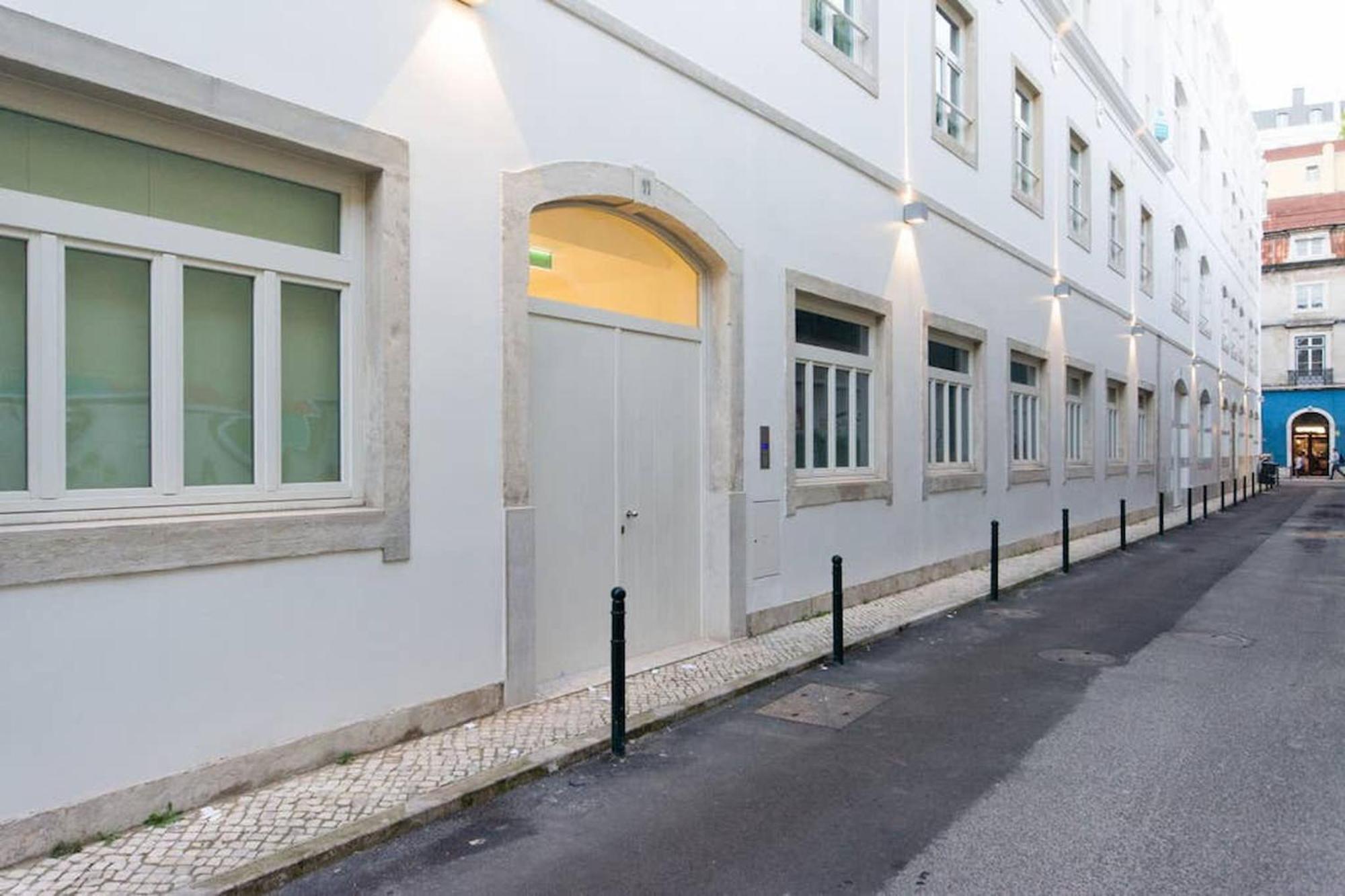 Wave Of Light In By Innkeeper Lisbon